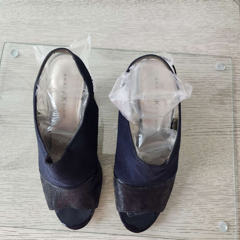 Anne Klein Women's Navy Peep Toe Heels